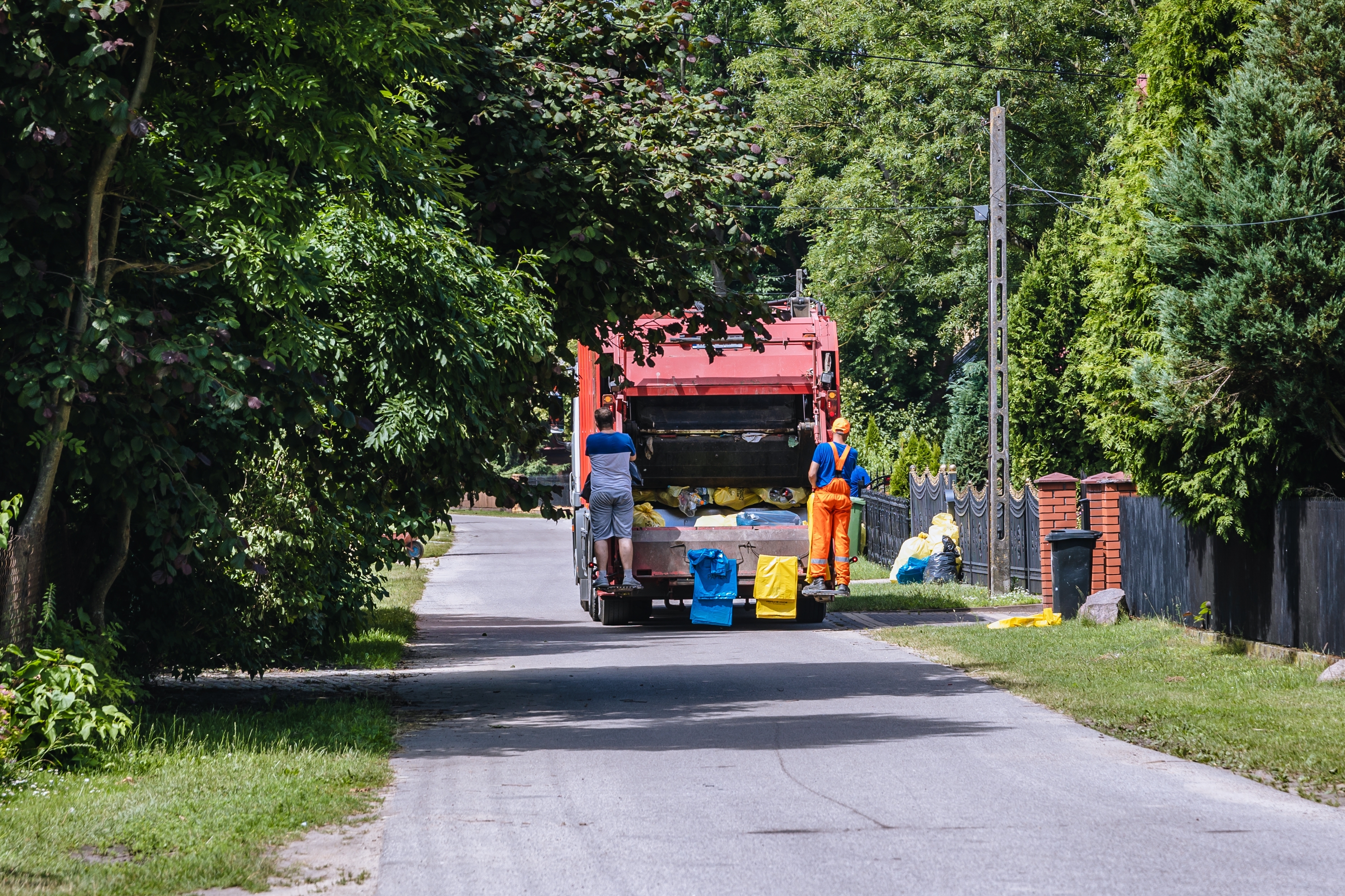 Dlaczego segregowane śmieci trafiają do jednej śmieciarki?